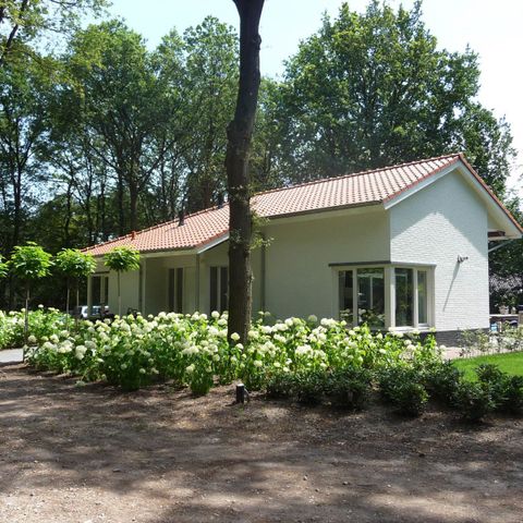 Groepsaccommodatie 12 personen - Landhuis met Bubbelbad