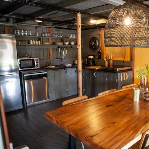 Safaritent 8 personen - Koningslodge met Hottub