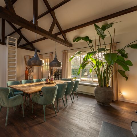Groepsaccommodatie 12 personen - Luxe Buitenhuis met Bubbelbad & Sauna