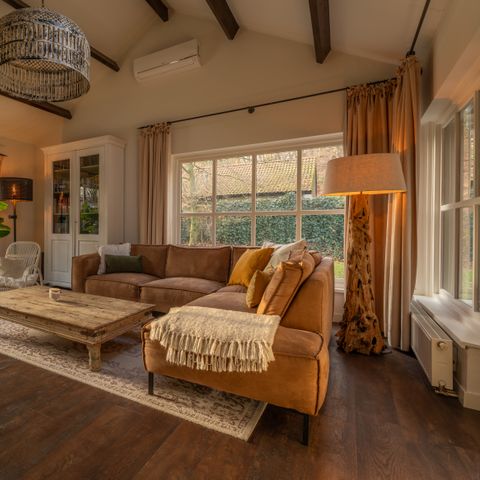 Groepsaccommodatie 12 personen - Luxe Buitenhuis met Bubbelbad & Sauna