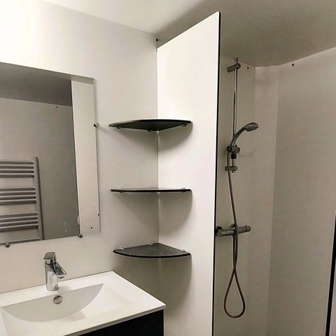 Kampeerplaats - Standplaats Confort Plus - >130 m² - 10A elektriciteit - wateraansluiting - afvoer grijs water