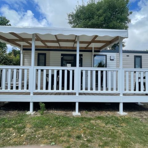 Stacaravan 4 personen - COMFORTABELE COTTAGE met 2 slaapkamers - 30 m² - Overdekt terras - 4 personen