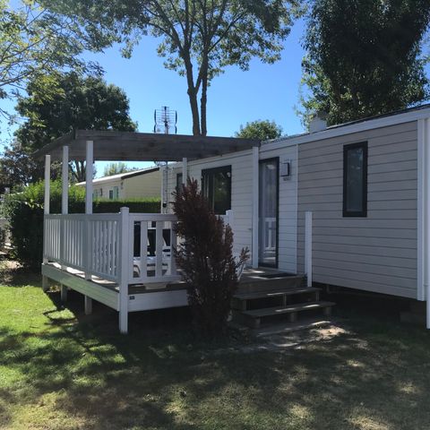 Stacaravan 4 personen - Zondag - COMFORTABELE - COTTAGE met - 2 slaapkamers - 30 m² - Overdekt terras voor