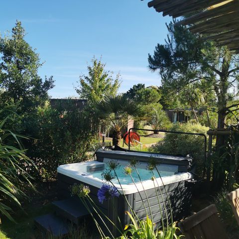 Stacaravan 6 personen - SAM - SUNELIA LUXE TAOS SPA 3bed / 6p - 40m² - Exotisch terras