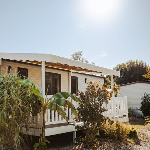 Stacaravan 4 personen - SUNELIA - CONFORT - PLUS - 2 slaapkamers - 30 m² - Overdekt terras