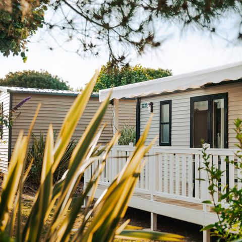 Stacaravan 4 personen - Zondag - SUNELIA - CONFORT - PLUS - 2 slaapkamers - 30 m² - Overdekt terras