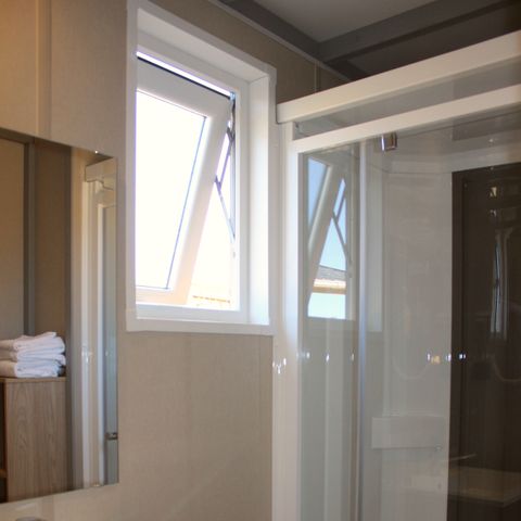 Chalet 4 personen - Premium Badiane - 2 slaapkamers - 2 badkamers - Bedlinnenpakket, handdoeken, plancha, schoonmaakpakket