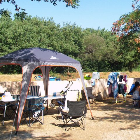 STAANPLAATS - Standplaatsen voor tenten, caravans of campers