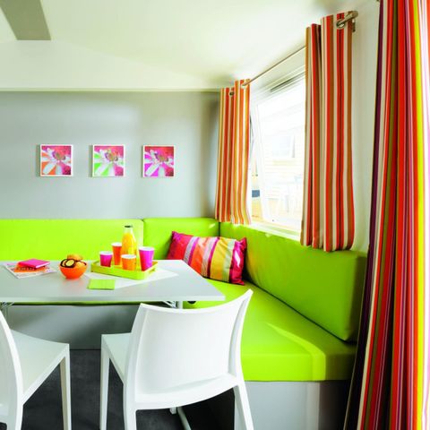 Stacaravan 5 personen - Comfort TV 2bed-TV-overdekt terras- 26m² | COMFORT