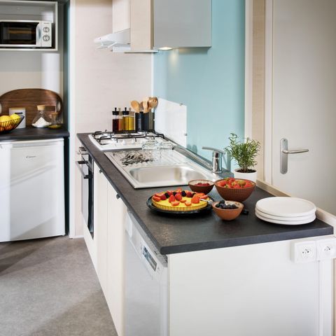 Stacaravan 5 personen - Family - 2 slaapkamers - PREMIUM - 28 m² - Roselune - Airco - Tv - Vaatwasser - Plancha - Overdekt XXL-terras