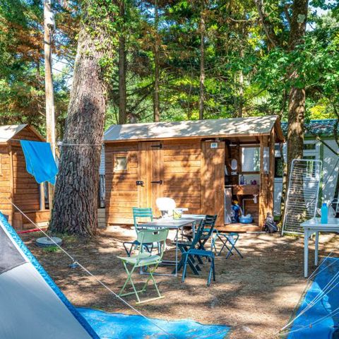Kampeerplaats - Premium privétoiletten voor 6 personen