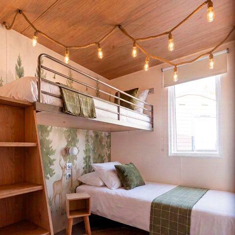 Stacaravan 6 personen - Lagoon - 3 slaapkamers - 2 badkamers - PREMIUM+ - 40 m² - Minibad - Airco - Terras van 70 m² - TV - Vaatwasser - Plancha - Reisarrangement