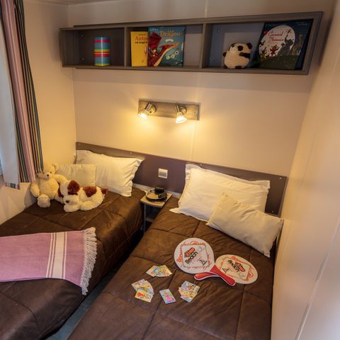 Stacaravan 6 personen - Klassiek | 2 Slaapkamers | 4/6 Pers | Niet overdekt verhoogd terras | 1 Badkamer | Airconditioning