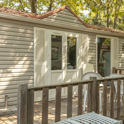 Stacaravan 5 personen - Klassiek | 2 slaapkamers | 5 pers | Niet overdekt verhoogd terras | 1 badkamer | Airconditioning