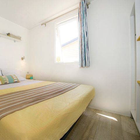 Stacaravan 5 personen - Klassiek | 2 slaapkamers | 5 pers | Niet overdekt verhoogd terras | 1 badkamer | Airconditioning