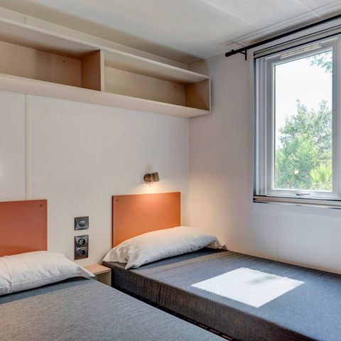 Stacaravan 6 personen - Comfort | 3 slaapkamers | 6 pers | Verhoogd terras | 1 badkamer | Airconditioning | TV
