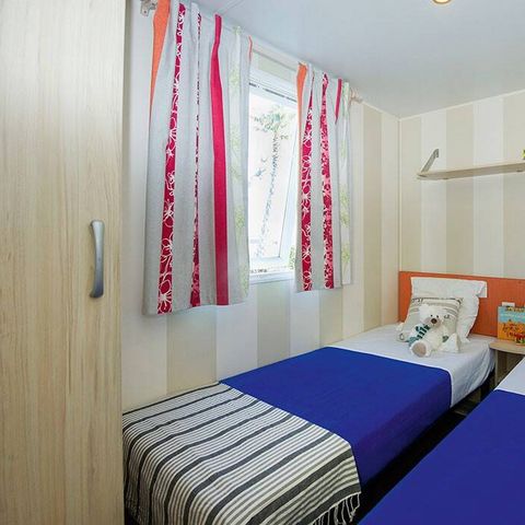 Stacaravan 6 personen - Klassiek | 3 slaapkamers | 6 pers | Verhoogd terras | 1 badkamer | Airconditioning