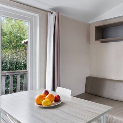 Stacaravan 4 personen - Mobile-home PMR | Comfort | 2 slaapkamers | 4 pers. | Verhoogd terras | Airconditioning.