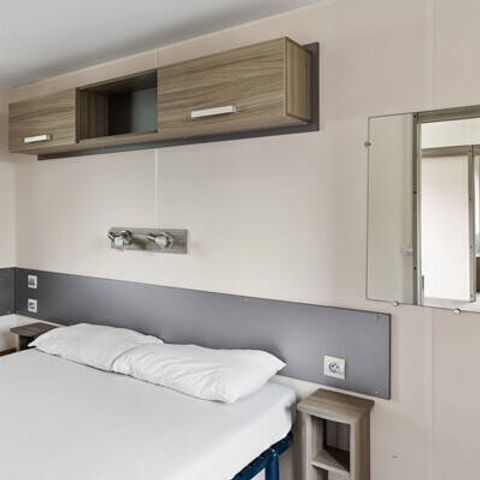 Stacaravan 4 personen - Mobile-home PMR | Comfort | 2 slaapkamers | 4 pers. | Verhoogd terras | Airconditioning.