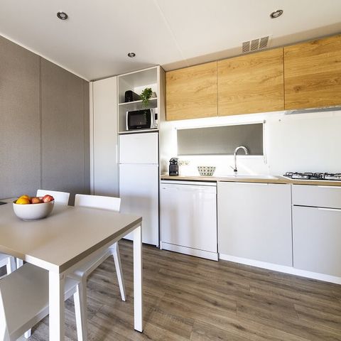 Stacaravan 5 personen - PREMIUM - 2 slaapkamers met airconditioning +TV+Gaskookplaat + 2 badkamers