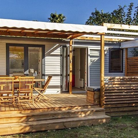 Stacaravan 7 personen - PREMIUM - 3 slaapkamers met airconditioning +TV+Gaskookplaat + 2 badkamers