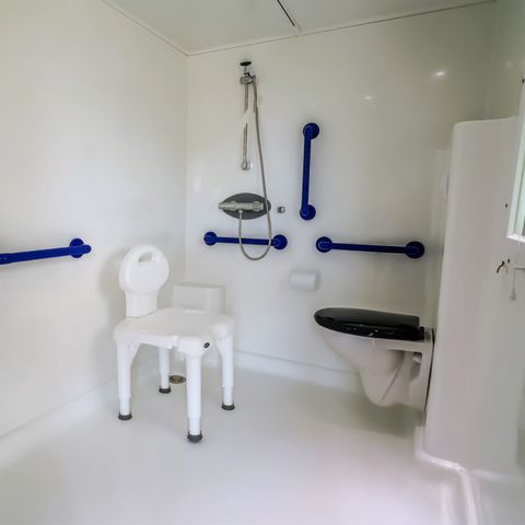 Stacaravan 6 personen - COMFORT aangepast voor personen met beperkte mobiliteit - 2 slaapkamers met airconditioning + TV
