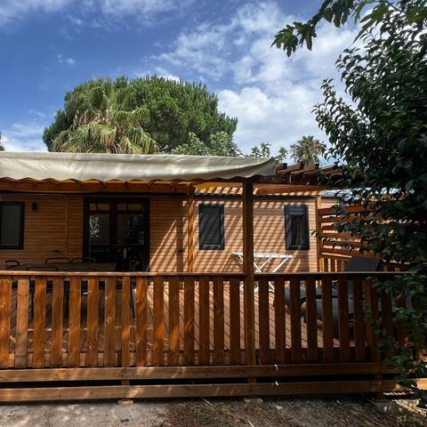 Stacaravan 8 personen - PREMIUM - 3 slaapkamers met airconditioning +TV+ Gaskookplaat + 2 badkamers - 2026