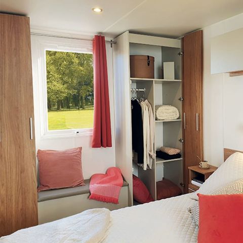 Stacaravan 6 personen - 2 kamers (met airco + tv) met aankomst op zaterdag