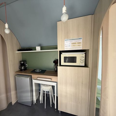 Glampingtent 4 personen - COCO SWEET 4 slaapplaatsen - 2 slaapkamers, geen sanitair, geen airconditioning