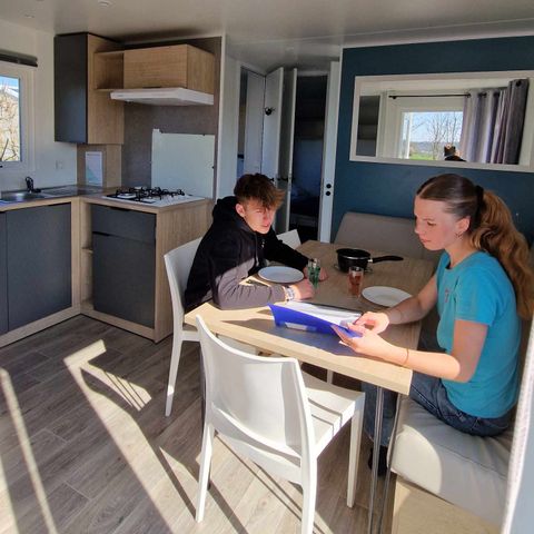 Stacaravan 6 personen - Stacaravan Lodge 83 Confort 3 kamers - 28 m² + geïntegreerd terras van 8 m