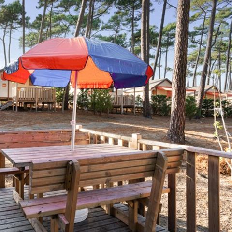 Stacaravan 8 personen - Klassiek XL | 3 slaapkamers | 6/8 pers. | Overdekt verhoogd terras