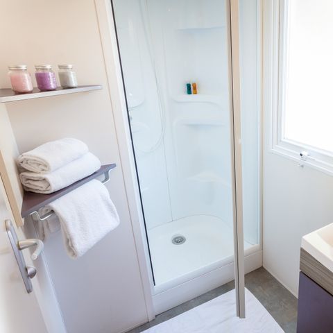 Stacaravan 8 personen - Comfort XL | 3 slaapkamers | 6/8 pers. | Terras met lift, niet overdekt