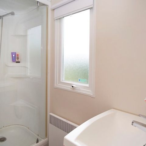 Stacaravan 8 personen - Klassiek | 3 slaapkamers | 6/8 personen | Overdekt verhoogd terras | 1 badkamer