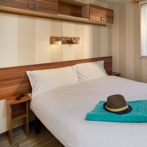 Stacaravan 8 personen - Klassiek | 3 slaapkamers | 6/8 personen | Overdekt verhoogd terras | 1 badkamer