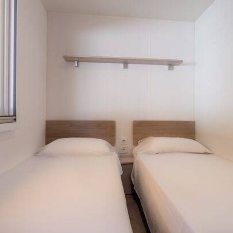 Stacaravan 8 personen - Mobile-home | Comfort | 3 slaapkamers | 6/8 personen | Overdekt verhoogd terras | 1 badkamer | TV