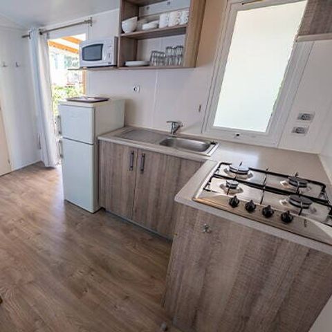 Stacaravan 8 personen - Mobile-home | Comfort | 3 slaapkamers | 6/8 pers. | Verhoogd terras | TV