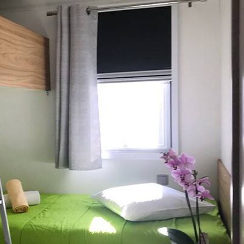 Stacaravan 4 personen - Mobile-home PMR | Comfort | 2 slaapkamers | 4 pers. | Verhoogd terras | Airconditioning.