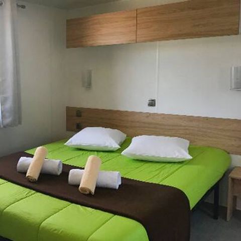 Stacaravan 4 personen - Mobile-home PMR | Comfort | 2 slaapkamers | 4 pers. | Verhoogd terras | Airconditioning.