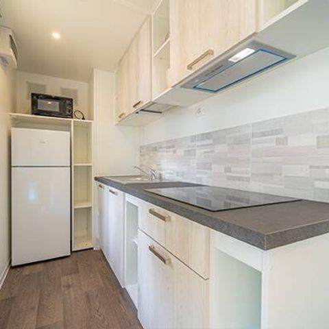 Stacaravan 4 personen - Stacaravan | Premium | 2 Slaapkamers | 4 Pers | Verhoogd terras | Airconditioning | TV