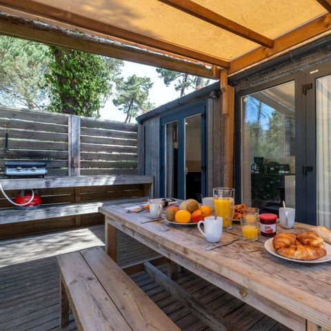Stacaravan 4 personen - Stacaravan | Ultimate | 2 Slaapkamers | 4 Pers | Overdekt terras | 1 Badkamer | Airconditioning | TV
