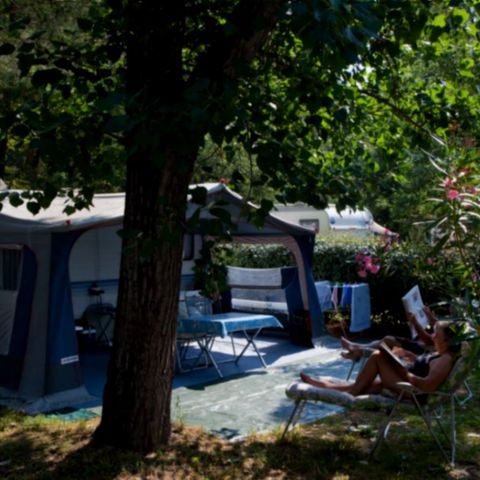 STAANPLAATS - Camping Elektriciteit 10A