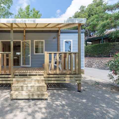Stacaravan 6 personen - Comfort XL | 3 slaapkamers | 6 pers | Overdekt terras | Airconditioning