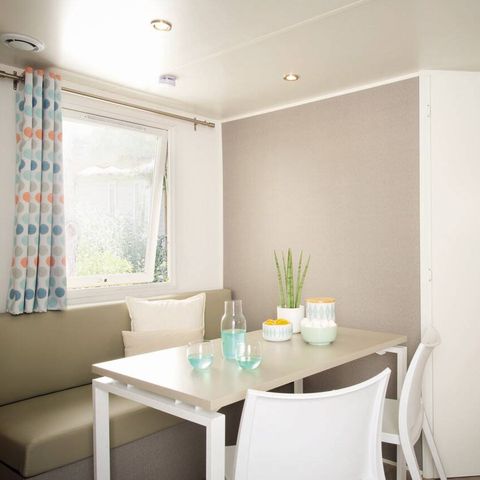 Stacaravan 4 personen - Stacaravan | Premium | 2 Slaapkamers | 4 Pers. | Klein Terras | Airconditioning | TV