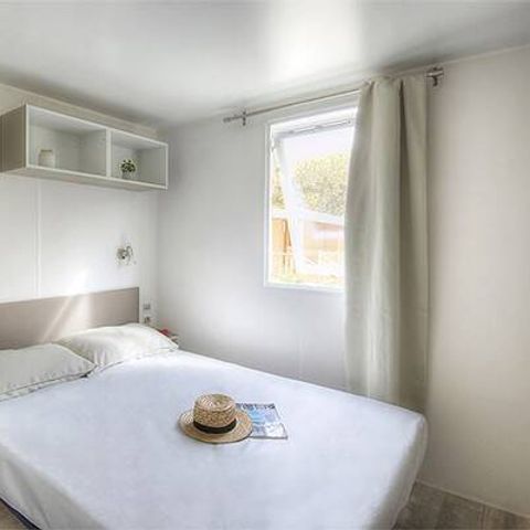 Stacaravan 4 personen - Stacaravan | Premium | 2 Slaapkamers | 4 Pers | Enig terras | Airconditioning | TV