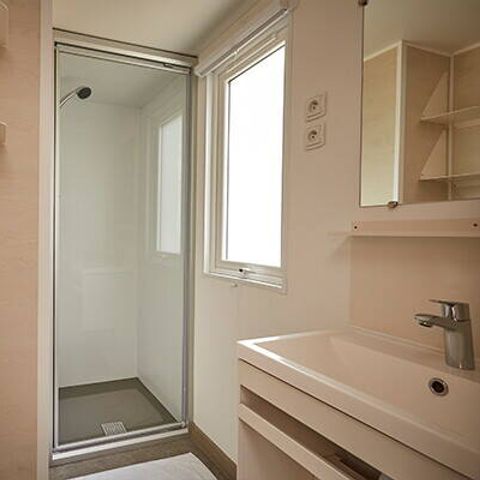 Stacaravan 4 personen - Stacaravan | Premium Exclusief | 2 Slaapkamers | 4 Pers | Terras Lounge | Airconditioning | TV