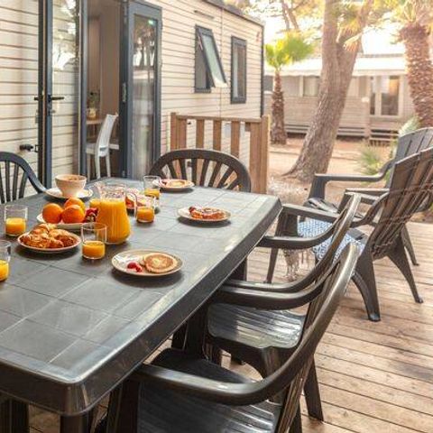 Stacaravan 8 personen - Mobile-home | Comfort | 4 slaapkamers | 8 pers. | Verhoogd terras | 2 badkamers | Airconditioning.
