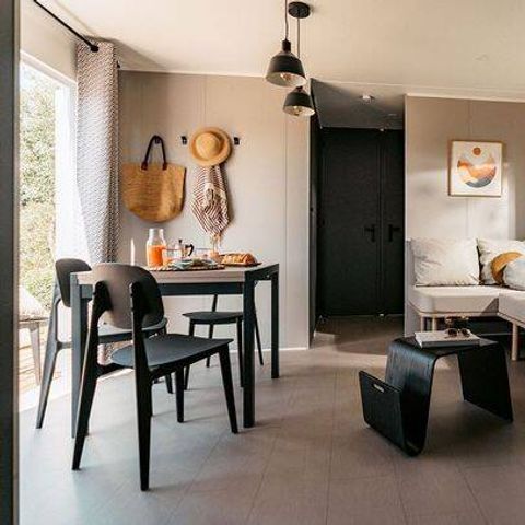 Stacaravan 8 personen - Mobile-home | Comfort | 4 slaapkamers | 8 pers. | Verhoogd terras | 2 badkamers | Airconditioning.