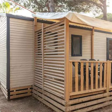 Stacaravan 8 personen - Mobile-home | Comfort | 4 slaapkamers | 8 pers. | Verhoogd terras | 2 badkamers | Airconditioning.