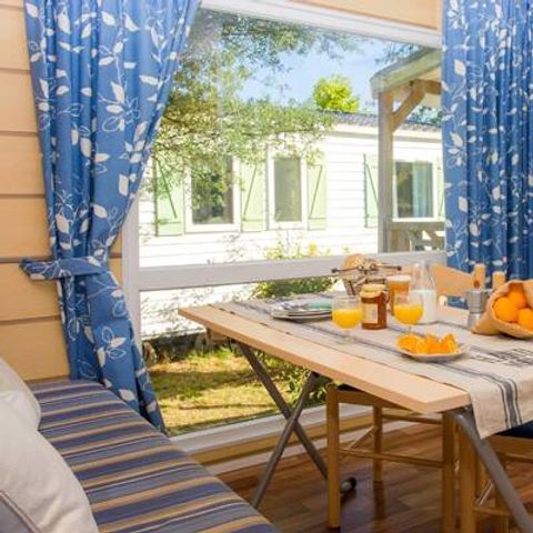 Stacaravan 4 personen - Klassiek | 2 slaapkamers | 4 pers | Verhoogd terras | 1 badkamer