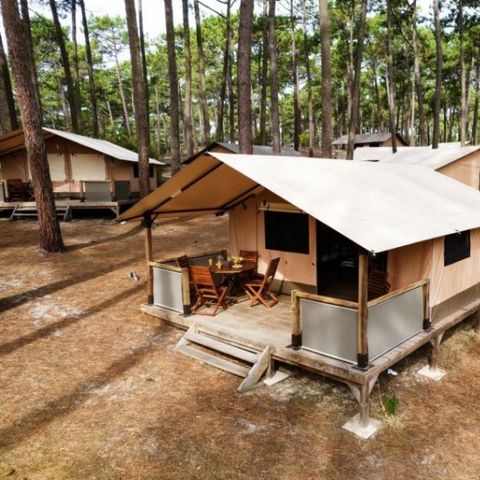 Safaritent 5 personen - Lodge Confort 4-5 personen - Canvas & Hout - 30 m² - 2 slaapkamers - Elektriciteit - Badkamer
